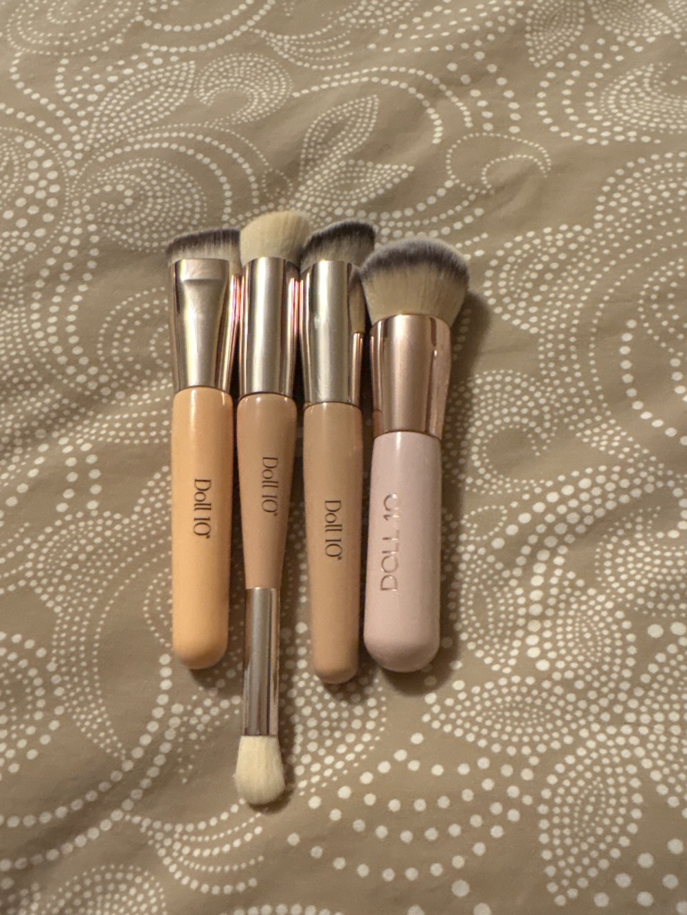 Doll 10 Ultra soft synthetic bristles makeup brushes